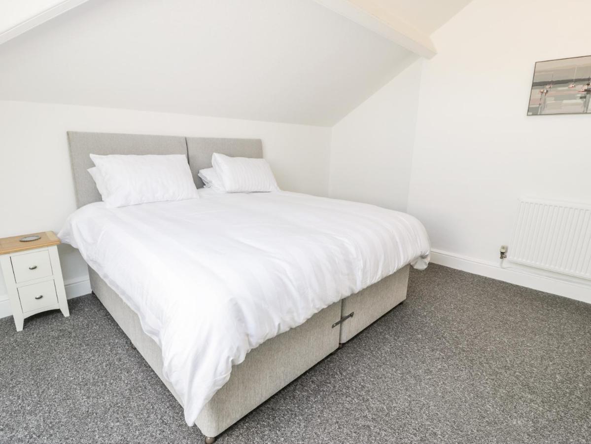 Apartment 4a Victoria Place *