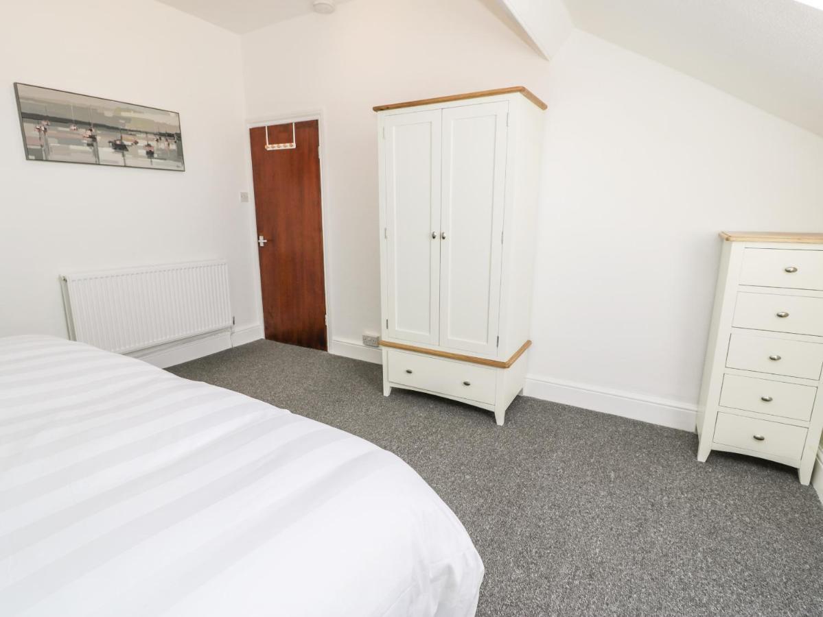 4a Victoria Place Apartment