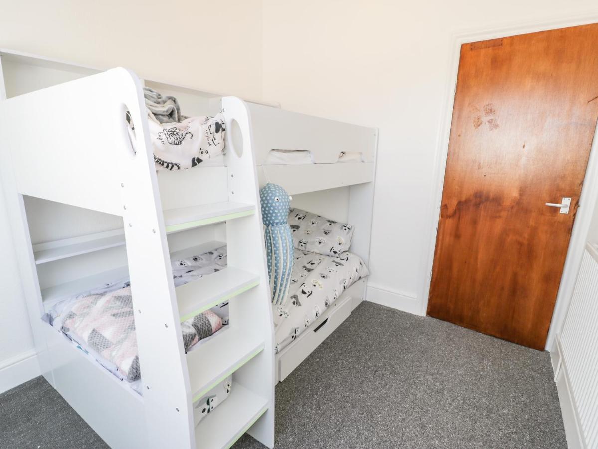 4a Victoria Place * Barmouth